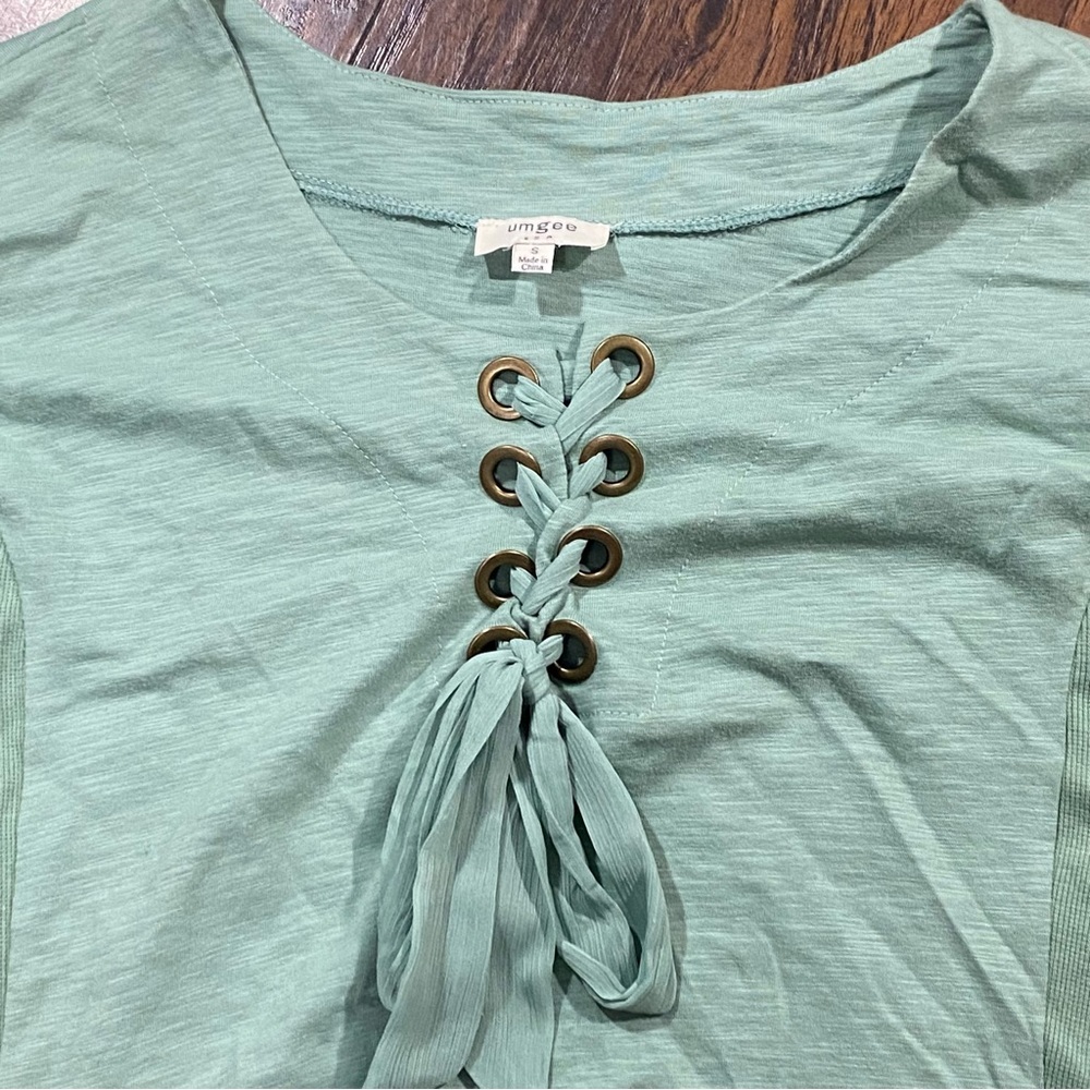 Umgee USA Womens Blouse Green Bell Sleeve Ruffles Top S - Picture 4 of 6